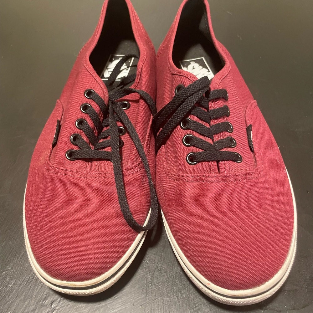 Vans authentic low profile Men’s 7.5 women’s 9